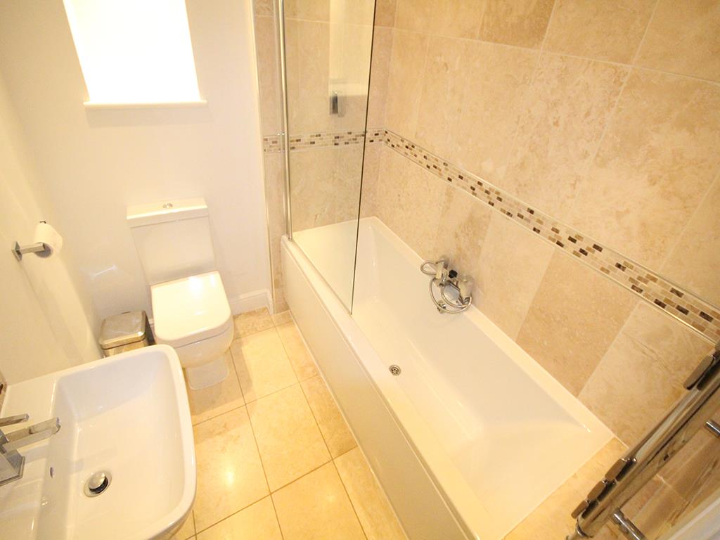 3 bedroom mid terrace house To Let in Winewall - 2016-03-30 14.32.40.jpg